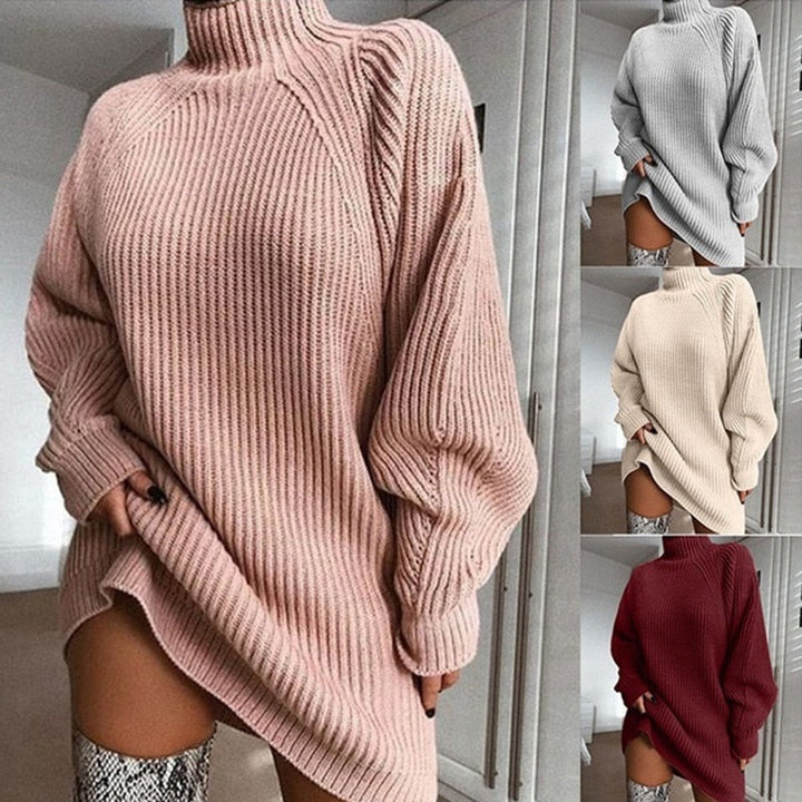 Dame striktrøje, blød og varm til efteråret, beige farve, rund hals, lange ærmer, tidløst design.