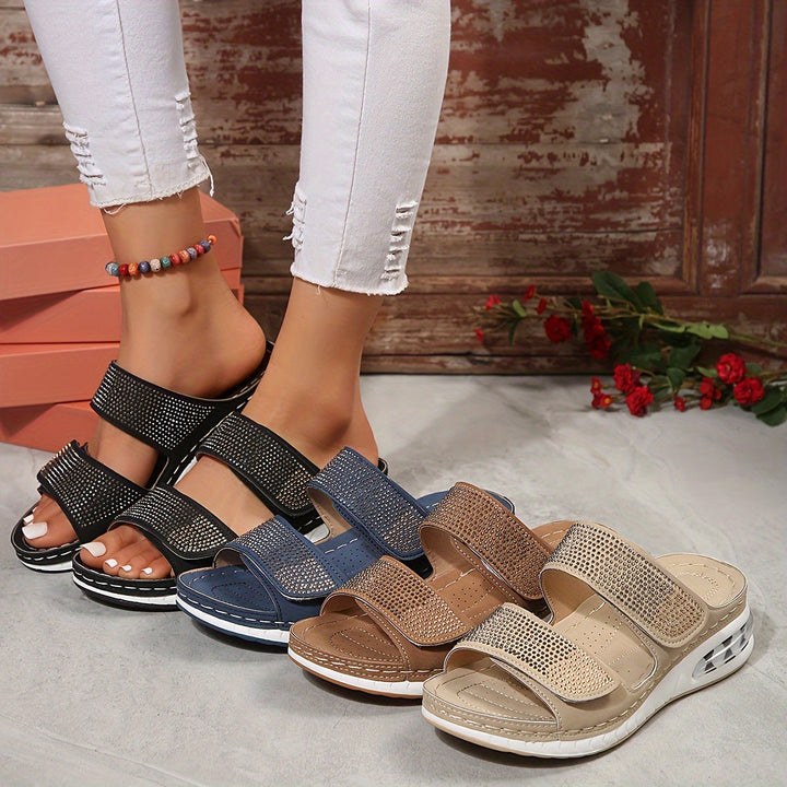 Damen ortopædiske sandaler med ergonomisk design, beige nuance, til afslappet og stilfuld sommerbrug.
