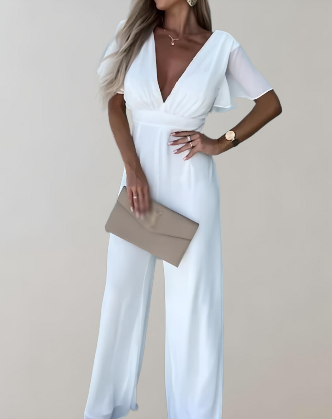 Komplet look af dame jumpsuit med brede ben