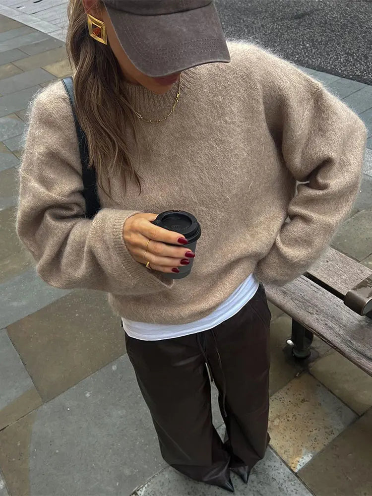 Dame striktrøje, neutral khaki; moderne design, let materiale; perfekt til hverdagsbrug.
