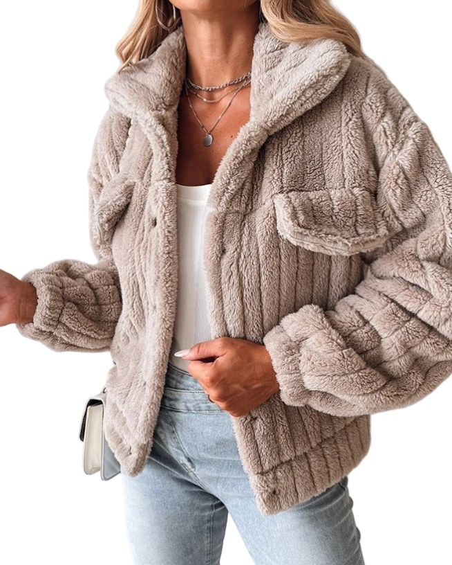 Naisten pehmeä oversized teddy takki napeilla, ruskea, pörröinen materiaali, napitettava etukiinnitys, rintataskut.