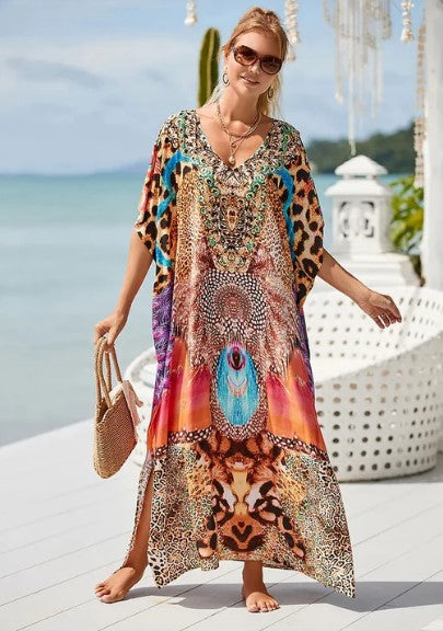 Dame lang boho kjole med regnbueprint, farverig og stilfuld, lang kant, perfekt til hverdag og fest.