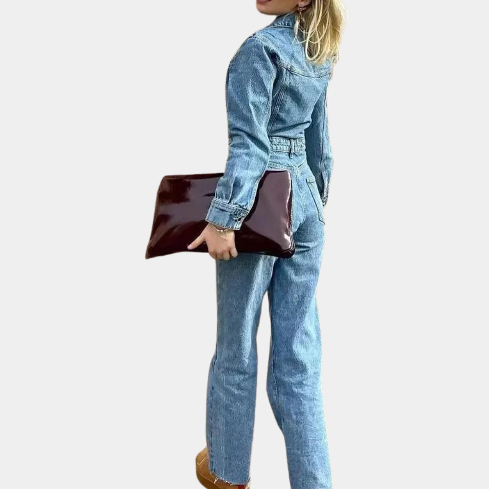 Dame langærmet denim-overall med lige ben, i en flot blå nuance.