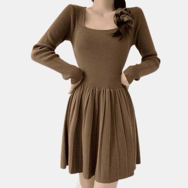 Damekjole med lange ærmer, moderne silhuet, afslappet pasform og elegant look.