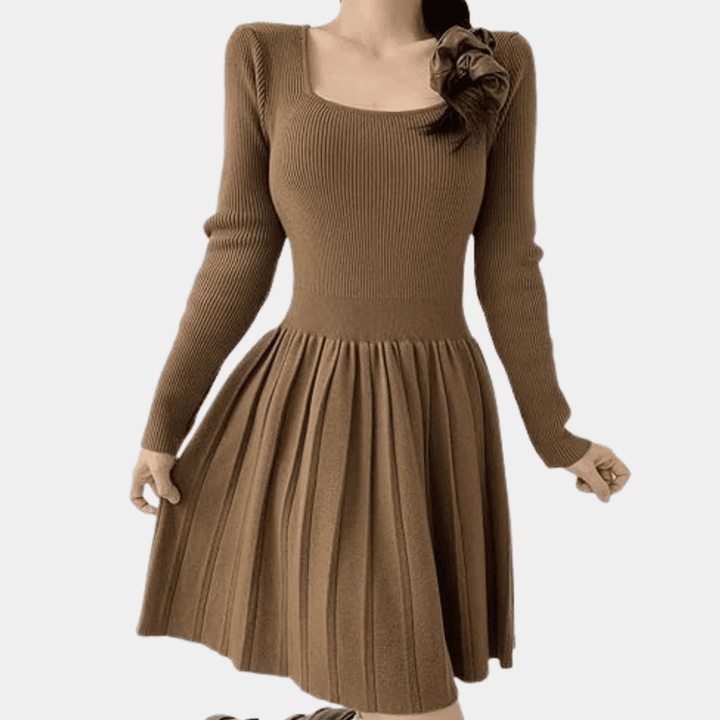 Damekjole med lange ærmer, moderne silhuet, afslappet pasform og elegant look.