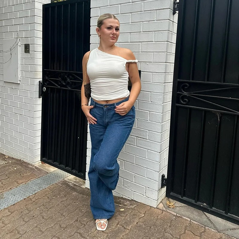 Dame off-shoulder crop top med blonder, hvid, sommerligt design, perfekt til højtaljede underdele.