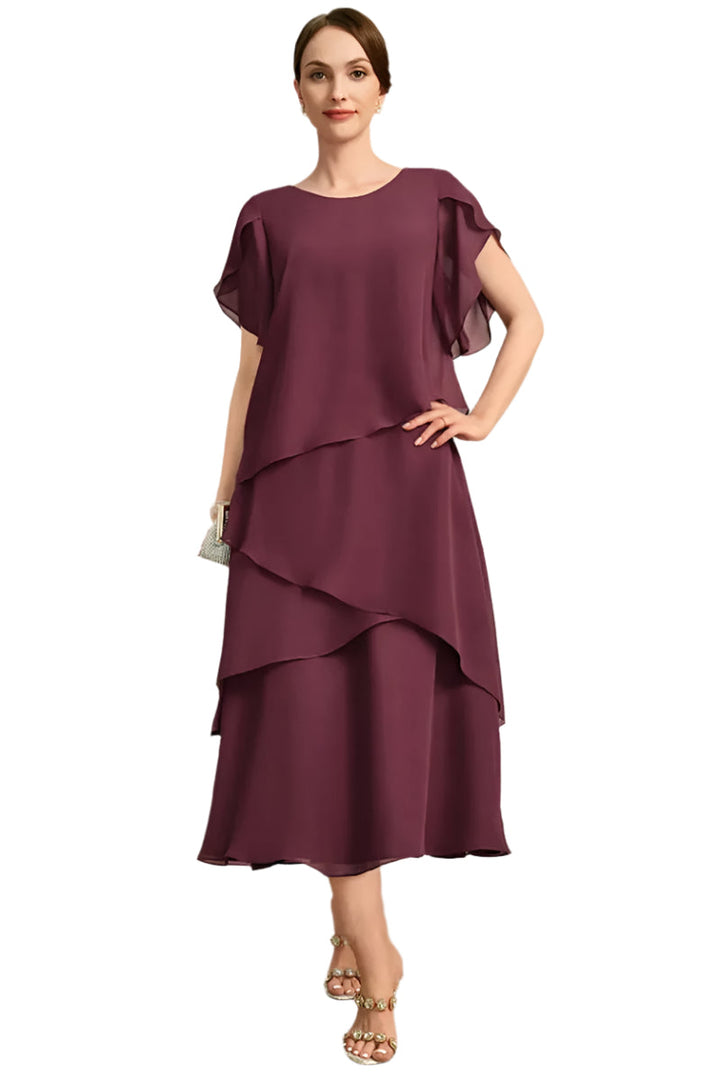Dame plus size chiffon kjole med lagdelt kant og kronbladsærmer, elegant og let, fotograferet forfra.