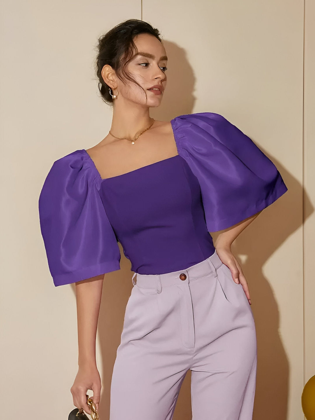 Dame bomuldsbluse med firkantet halsudskæring, moderne pasform, blødt stof, fuchsia farve, elegant til hverdagsbrug