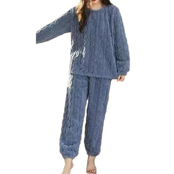 Dame pyjamasæt, blød skjorte og bukser, lyserød, afslappet pasform, behageligt nattøj, hyggeligt derhjemme