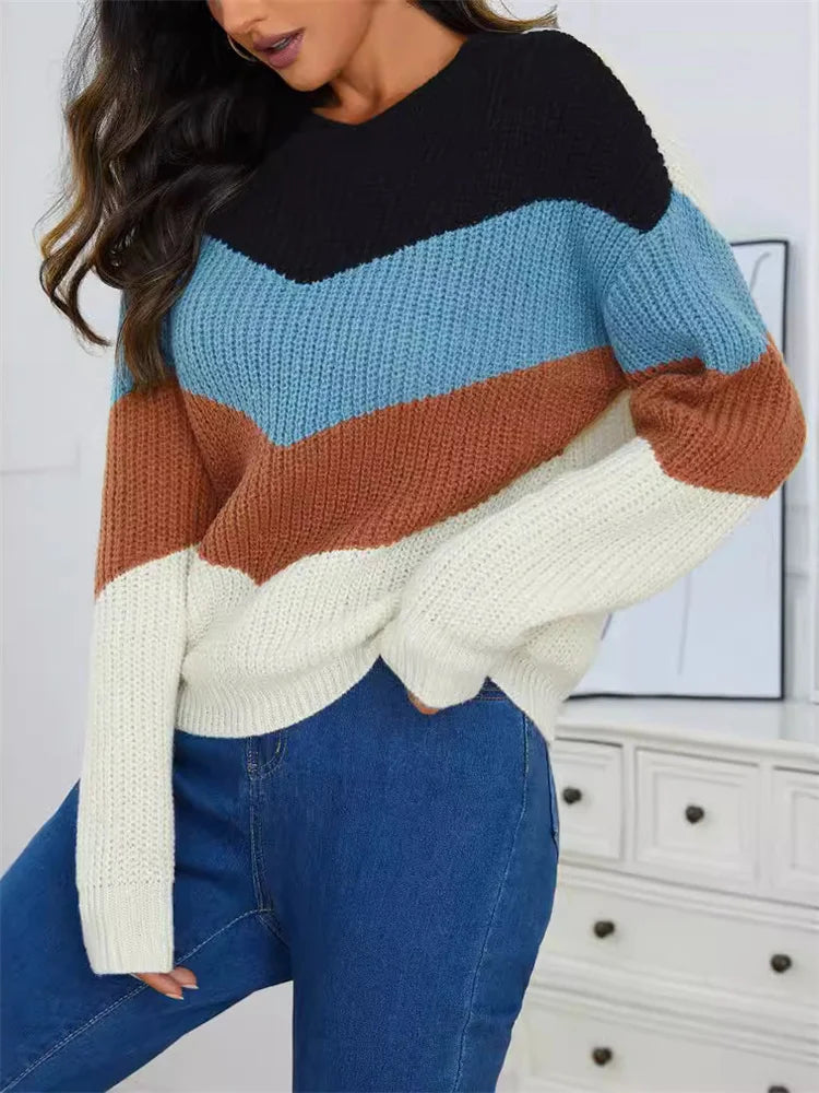 Dame stribet sweater med rund hals, flerfarvede striber, elegant og behagelig.
