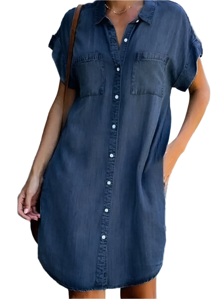 Dame casual denim skjortkjole med knaplukning foran og sidelommer. Stilfuld og behagelig til hverdagsbrug.
