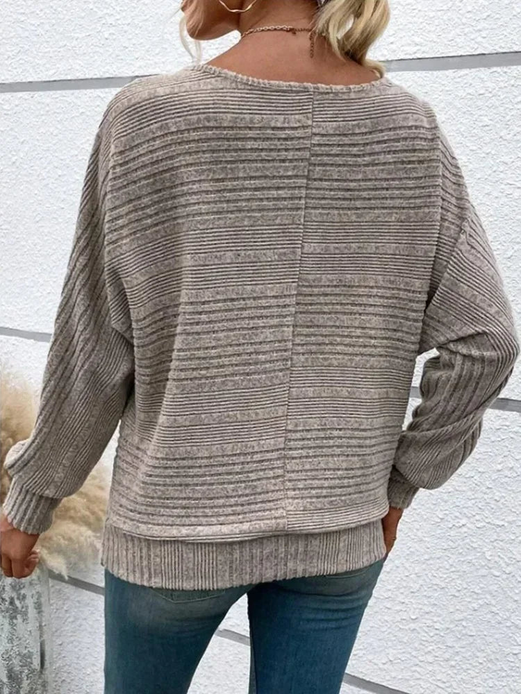 Dame afslappet stribet sweater i akryl blanding, grå-hvid, moderne stil, lange ærmer
