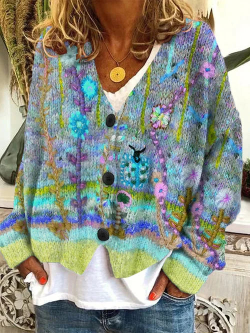 Dame retro cardigan, blød uldflanel, legesygt print, pastelfarvet, perfekt til kølige dage.