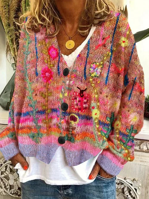 Dame retro cardigan, blød uldflanel, legesygt print, pastelfarvet, perfekt til kølige dage.