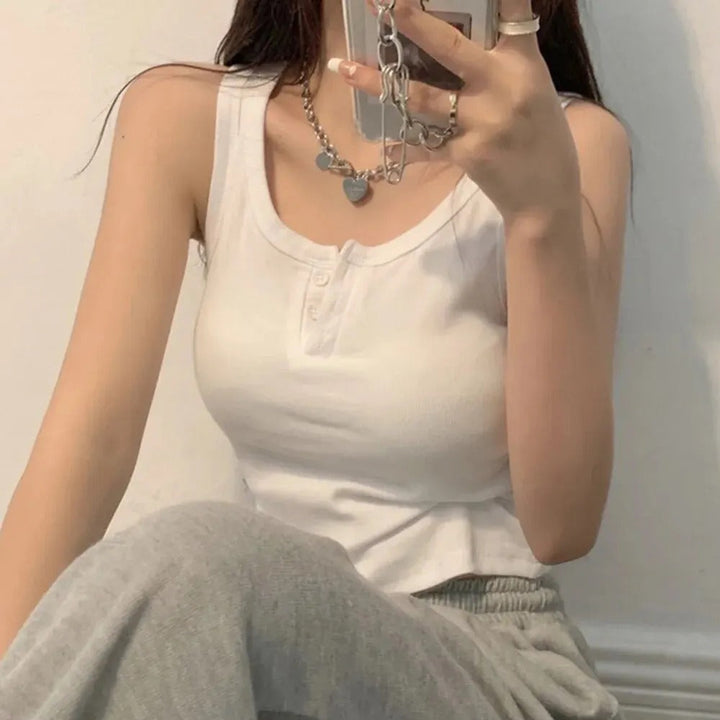 Dame Ribbed Knap Tanktop i Grå, Sort og Hvid med knapper foran og ribbed tekstur