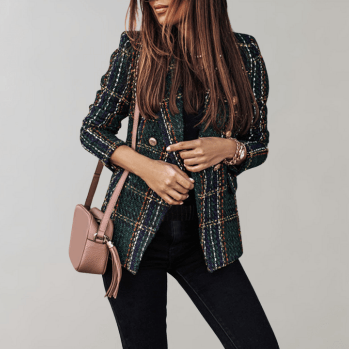 "Naisten ruudullinen blazer, ajaton tyyli, elegantti leikkaus, klassinen kuvio, täydellinen lisä vaatekaappiin."