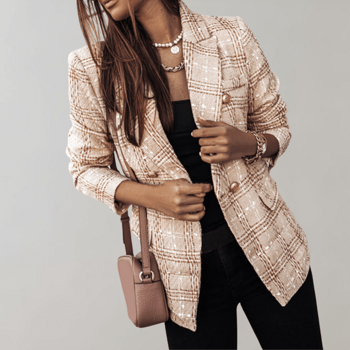 "Naisten ruudullinen blazer, ajaton tyyli, elegantti leikkaus, klassinen kuvio, täydellinen lisä vaatekaappiin."