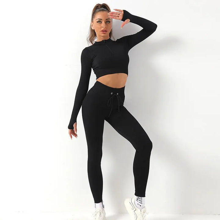 Dame sømløst yogasæt til træning; højtaljede leggings, langærmet crop top, elastisk og åndbar.