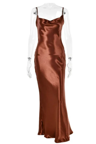 Dame Maxi-kjole med åben ryg, spaghetti-stropper og elegant design, der fremhæver feminin stil.