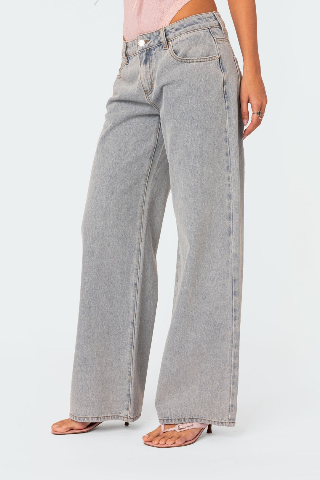 Dame blå flared stretch denim jeans, stilfuldt og behageligt snit til hverdagsbrug og aftenbrug, elastisk materiale.