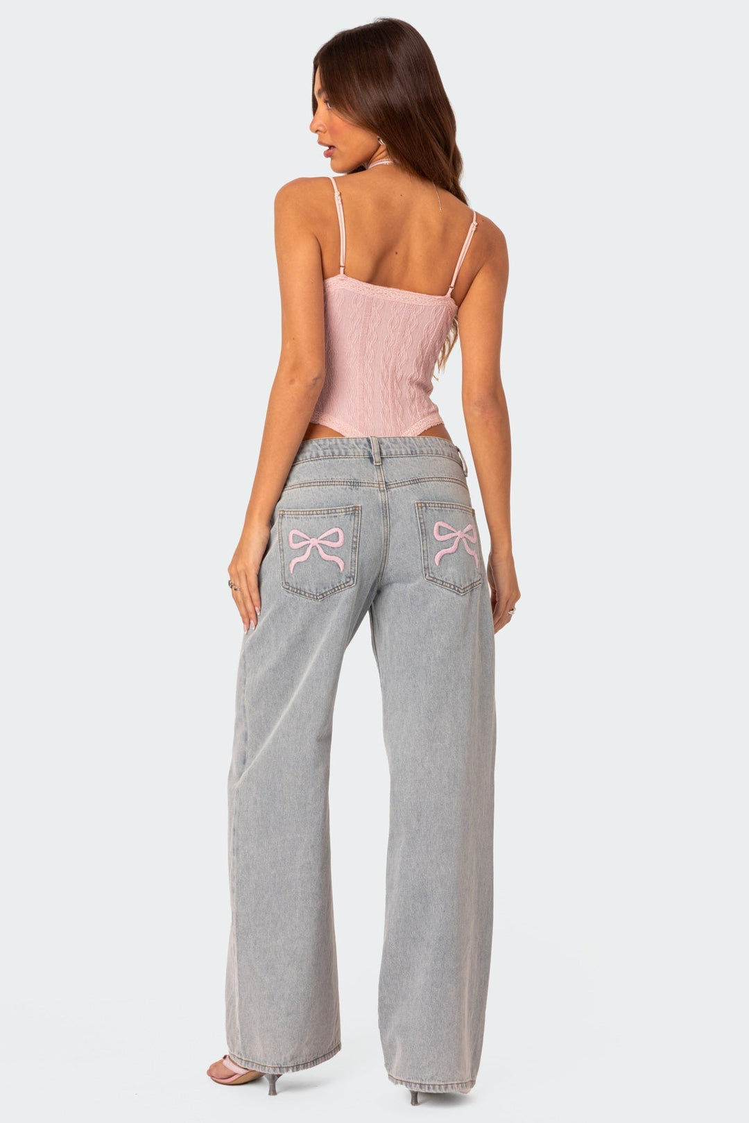 Dame blå flared stretch denim jeans, stilfuldt og behageligt snit til hverdagsbrug og aftenbrug, elastisk materiale.