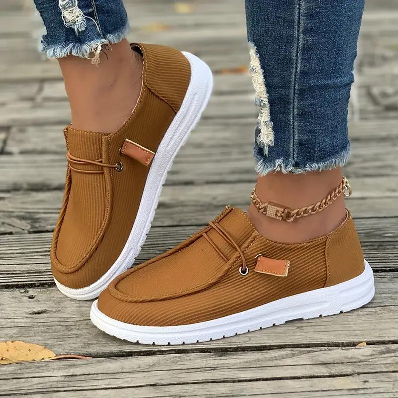 Dame slip-on fritidssko, behagelig pasform, tidløst design, holdbart materiale, nem at bruge og stilfuld.