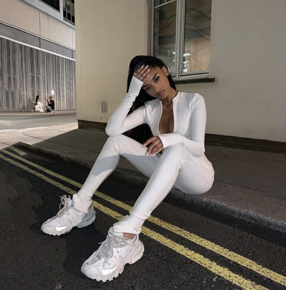 Dame elegant bodycon jumpsuit, fremhæver former og passer til fest, fås i mange farver og ærmelængder.