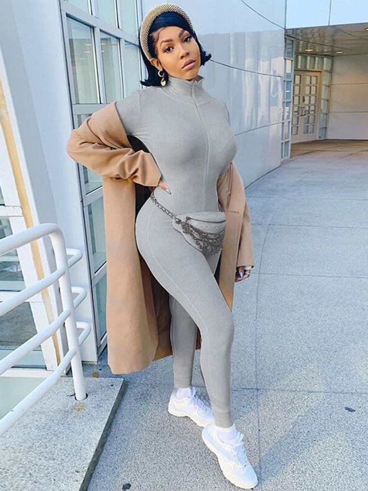 Dame elegant bodycon jumpsuit, fremhæver former og passer til fest, fås i mange farver og ærmelængder.