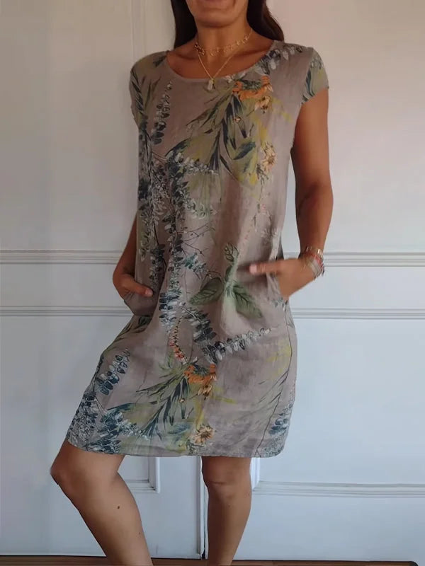 Dame elegant to-delt sæt i beige, moderne snit, tidløst look, behageligt hele dagen.