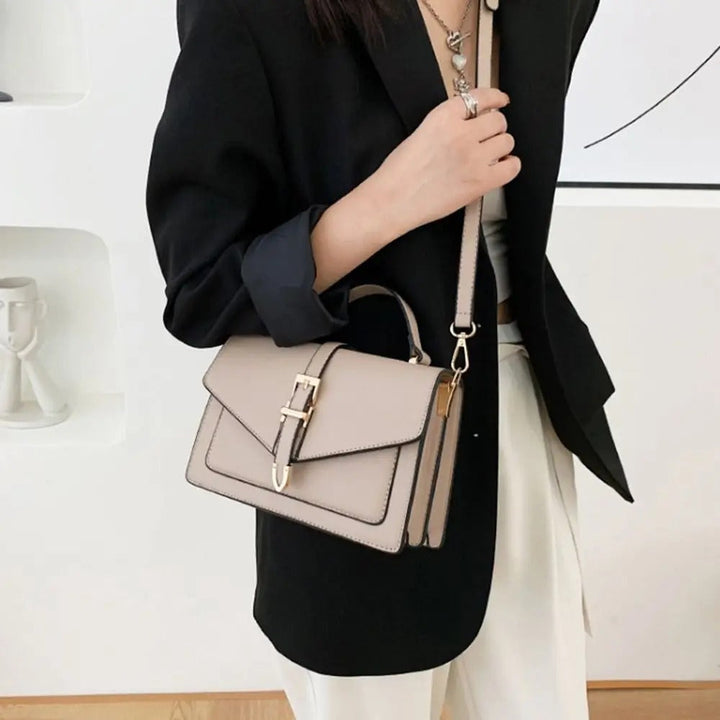 Dametaske Elegant Tote Skuldertaske med Justerbare Stropper, minimalistisk design, rummelig indvendig, Hvid farve