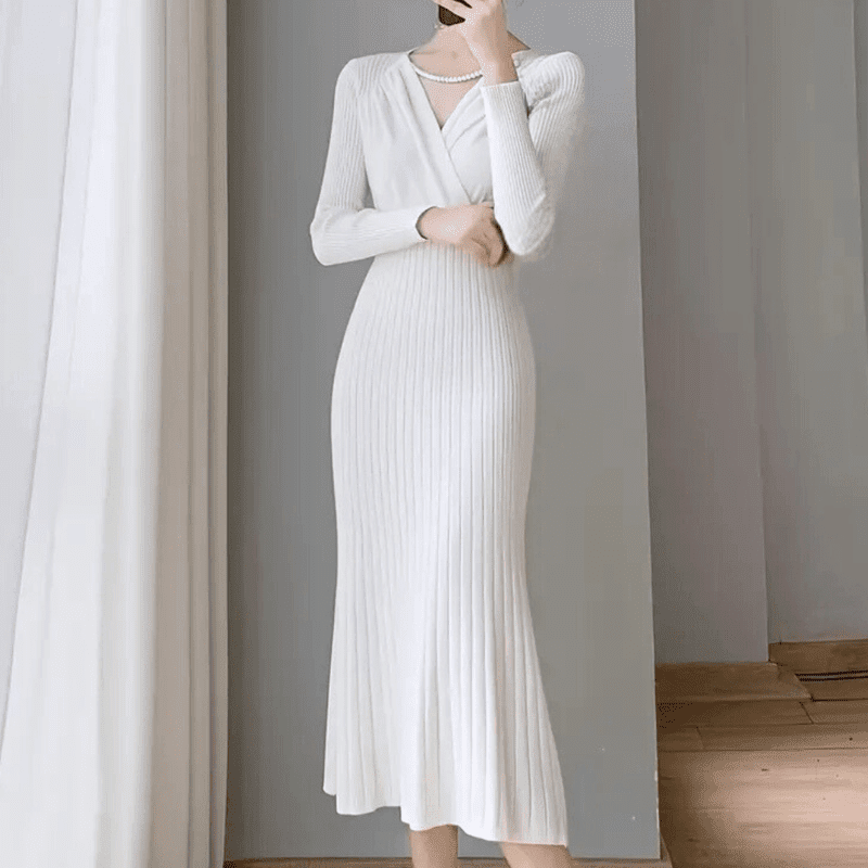 Elegant dame strikkekjole, blød og tidløs, alsidig til enhver lejlighed.