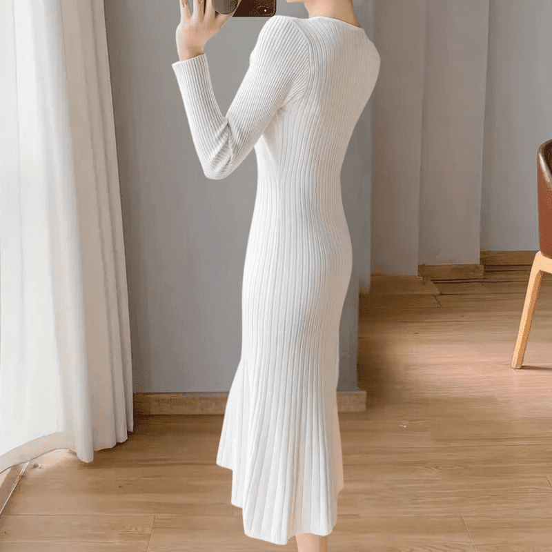 Elegant dame strikkekjole, blød og tidløs, alsidig til enhver lejlighed.