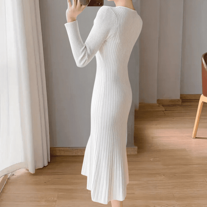 Elegant dame strikkekjole, blød og tidløs, alsidig til enhver lejlighed.
