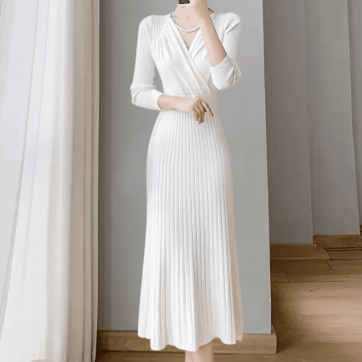 Elegant dame strikkekjole, blød og tidløs, alsidig til enhver lejlighed.