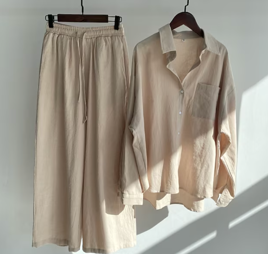 Dame elegant todelt sæt, helhed set forfra