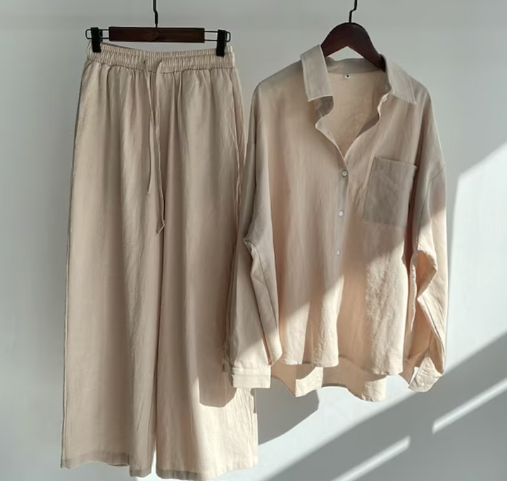 Dame elegant todelt sæt, helhed set forfra