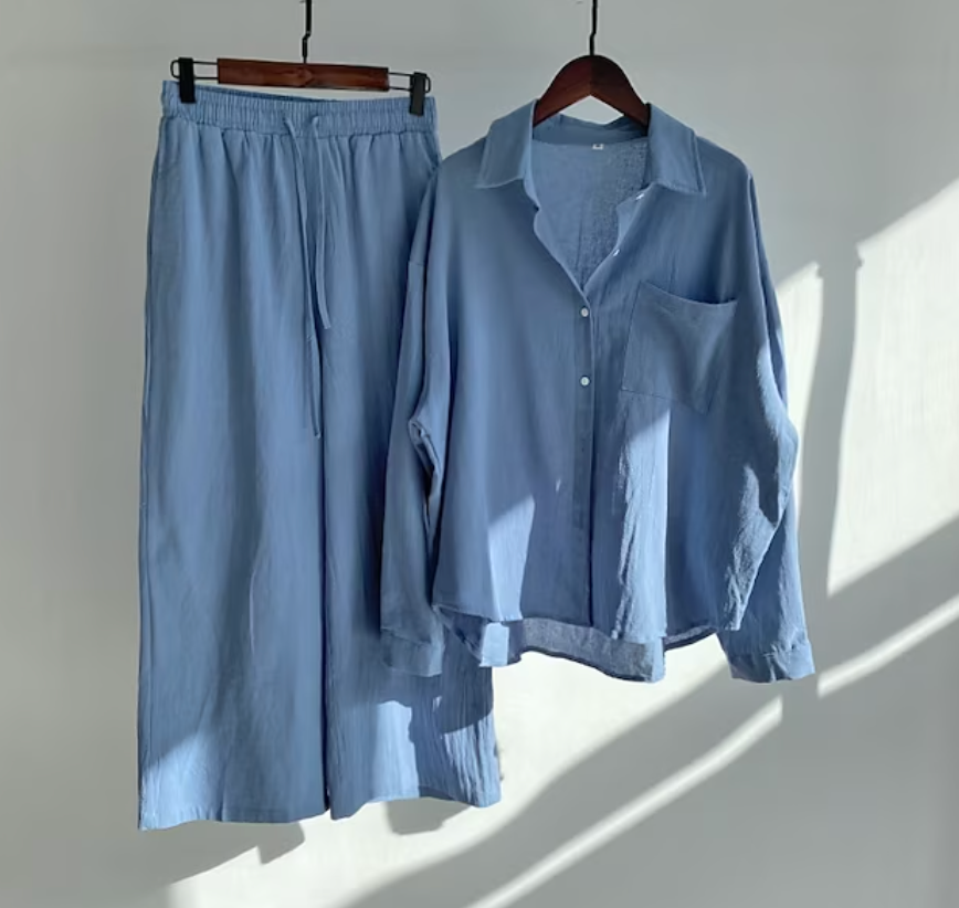 Dame elegant todelt sæt, helhed set forfra