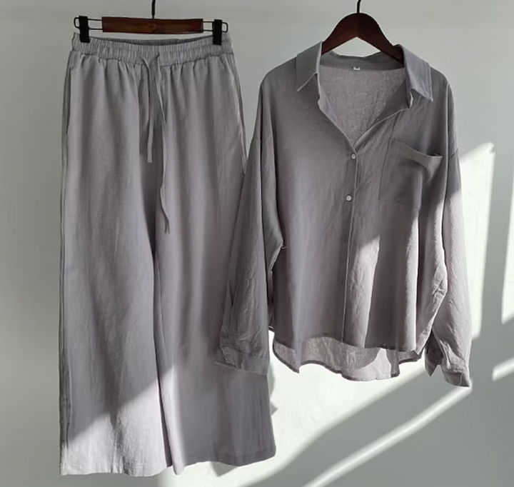 Dame elegant todelt sæt, helhed set forfra