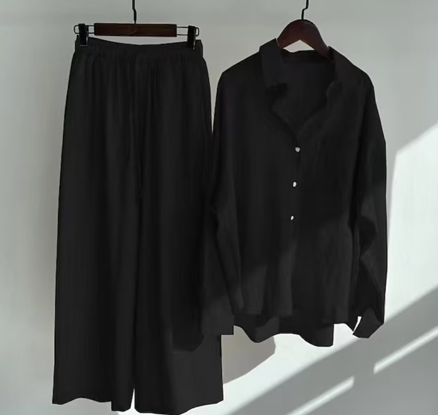 Dame elegant todelt sæt, helhed set forfra