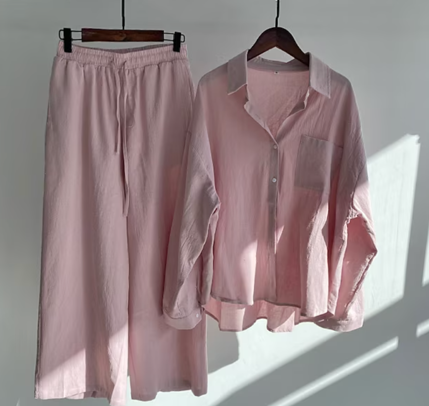 Dame elegant todelt sæt, helhed set forfra