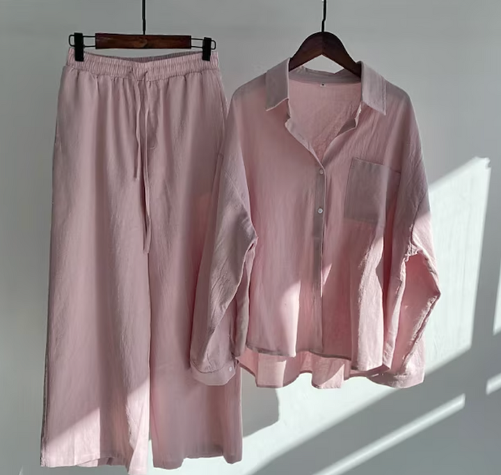 Dame elegant todelt sæt, helhed set forfra