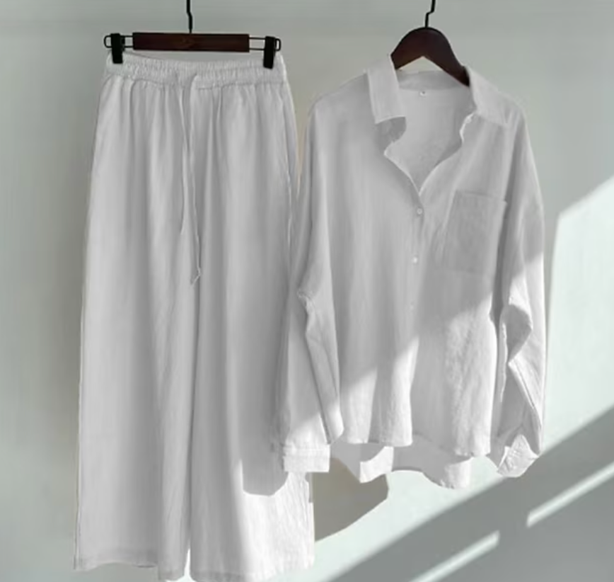 Dame elegant todelt sæt, helhed set forfra