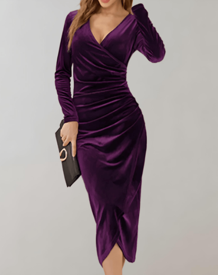 Dame midi bodycon kjole i velour, flatterende snit, elegant og feminin aftenkjole.