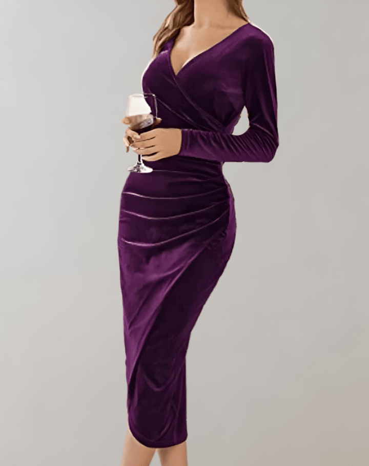 Dame midi bodycon kjole i velour, flatterende snit, elegant og feminin aftenkjole.