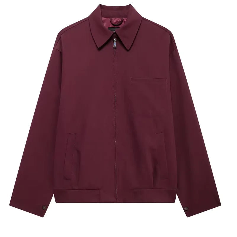 Naisten viininpunainen bomber-takki, moderni leikkaus, lyhyt pituus, pitkät hihat, elegantti ja trendikäs look.