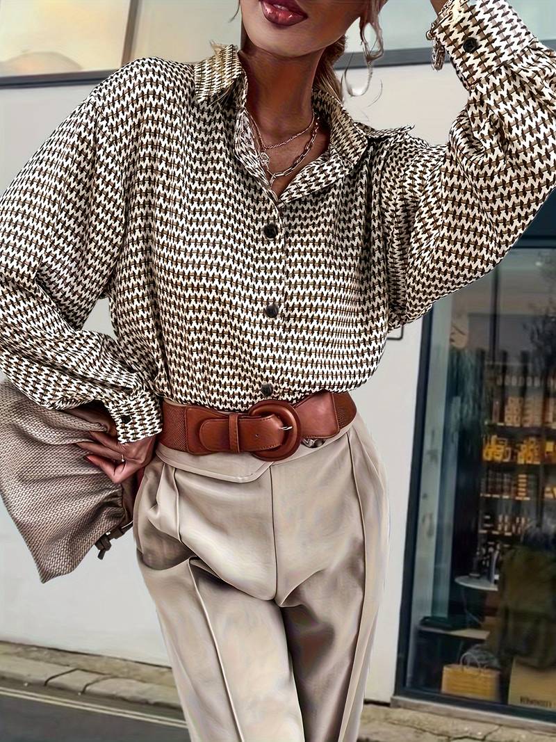 Detaljeret billede af dame vintage langærmet bluse
