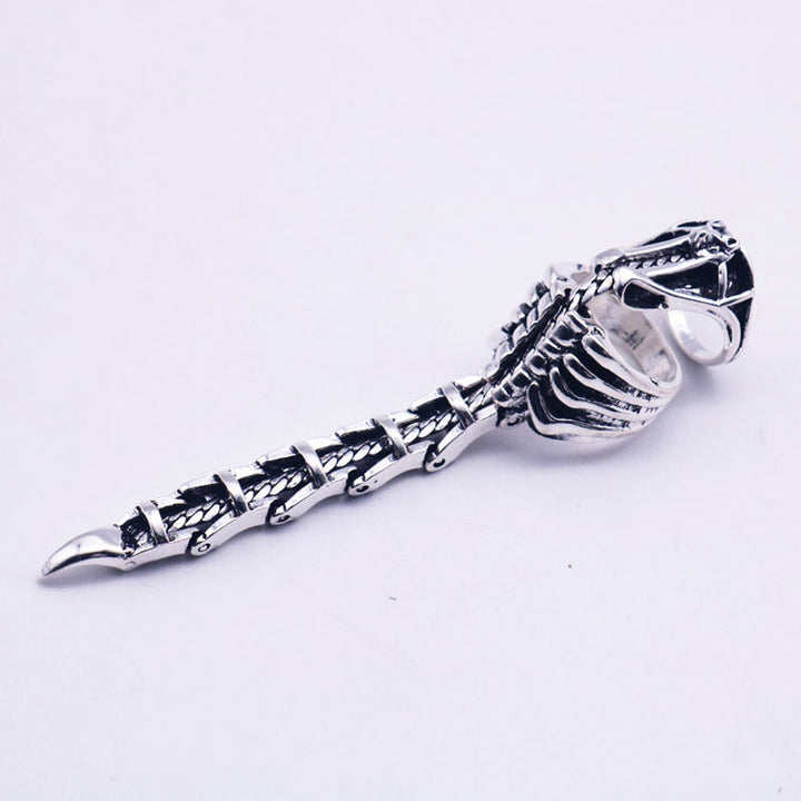 Dame vintage skorpion ring, justerbar, zinklegering, skinnende overflade, dynamisk halebevægelse, iøjnefaldende.