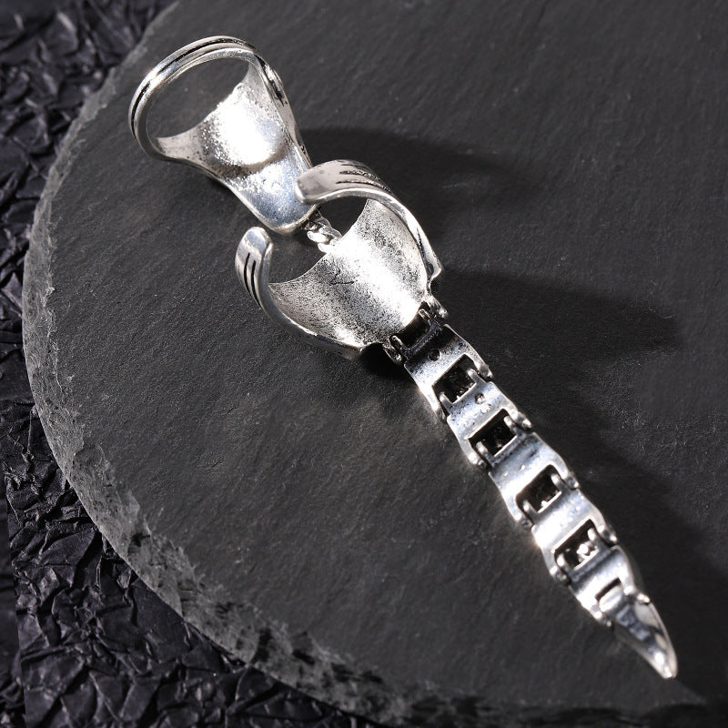 Dame vintage skorpion ring, justerbar, zinklegering, skinnende overflade, dynamisk halebevægelse, iøjnefaldende.