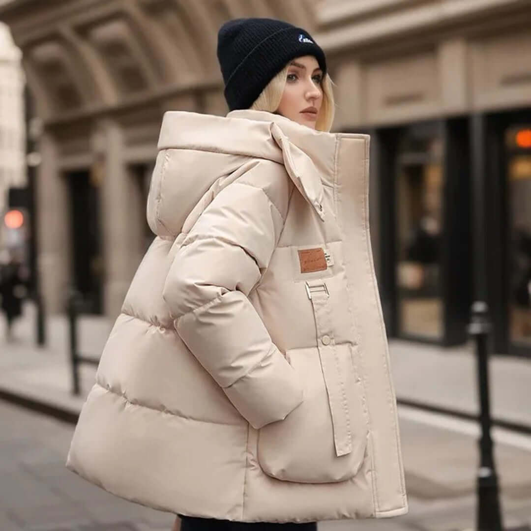 Naisten vuorattu hupparitakki, rento leikkaus, lämpimät ribbireunat, taskut, käytännöllinen design, tyylikäs ulkoasu.
