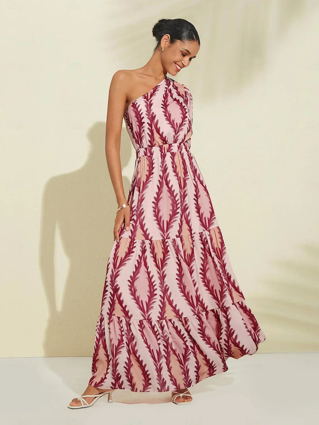 Dame maxi kjole med ét skulderbånd i rosa, behagelig og elegant stil fremhæver taljen og afslører skuldrene.